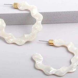 White Wavy Hoop Earrings